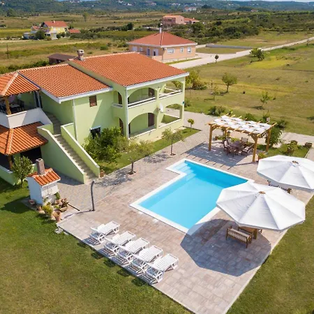 Two-bedroom In Ljubac I شقة