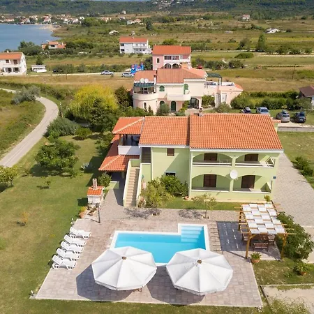 Two-bedroom In Ljubac I *